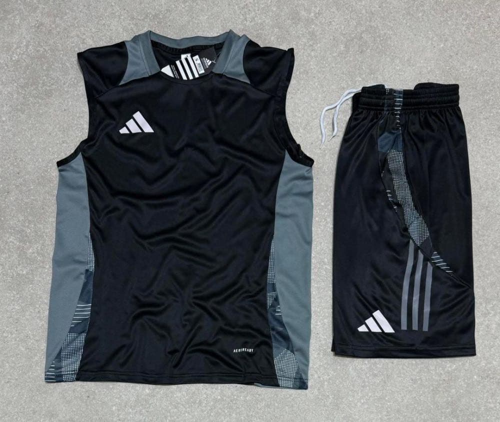 كت وشورت اديداس